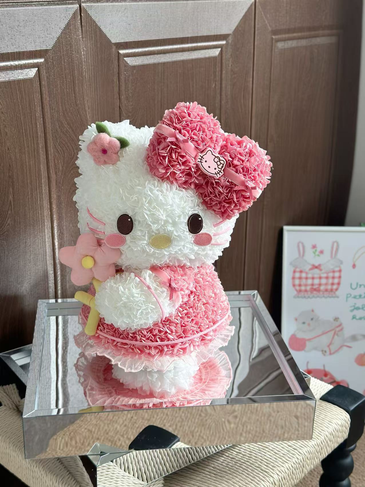 Hello Kitty Preserved Flowers Gift Box