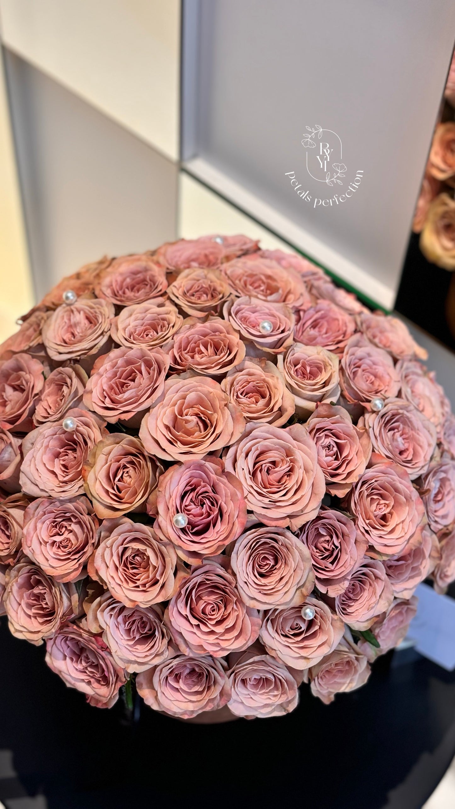 Cappuccino Roses Box